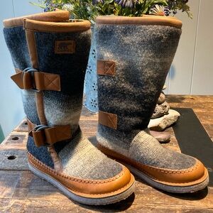 Sorel Chipanko blanket boots, women’s size 8.5 new with tags